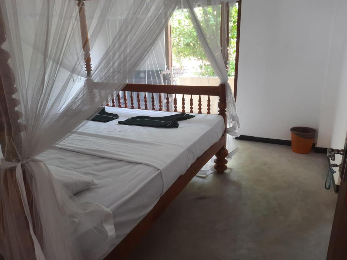 Bluefin Place To Stay Unawatuna Exterior photo